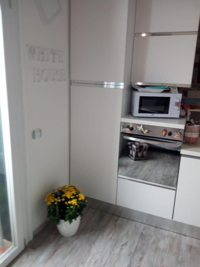 White House Apartment *
